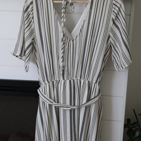 Maurices Size Small Wrap Dress White with Black Stripes - Picture 7 of 9